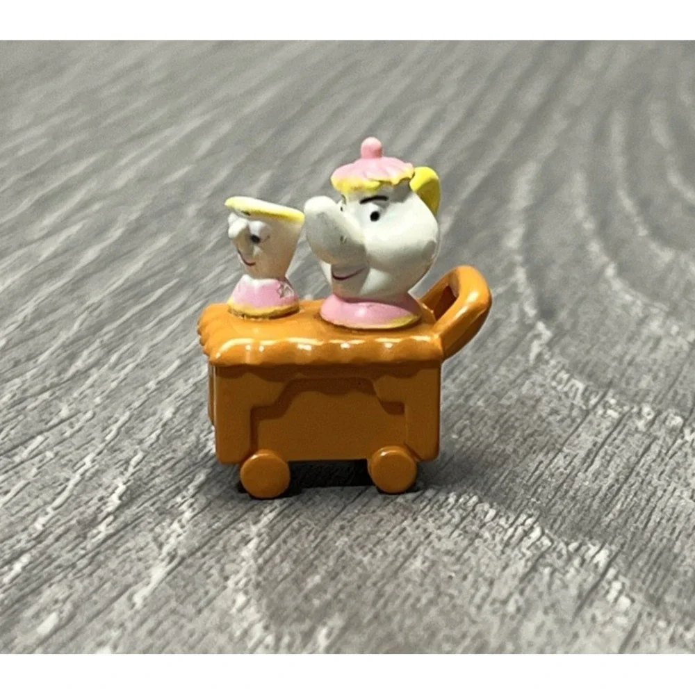 Disney Polly Pocket Beauty & The Beast Mrs. Potts & Chip Tea Cart Miniature